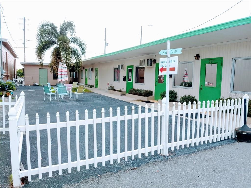 Photo of 215 N Scenic Highway, Frostproof, FL 33843 (MLS # K4901041)