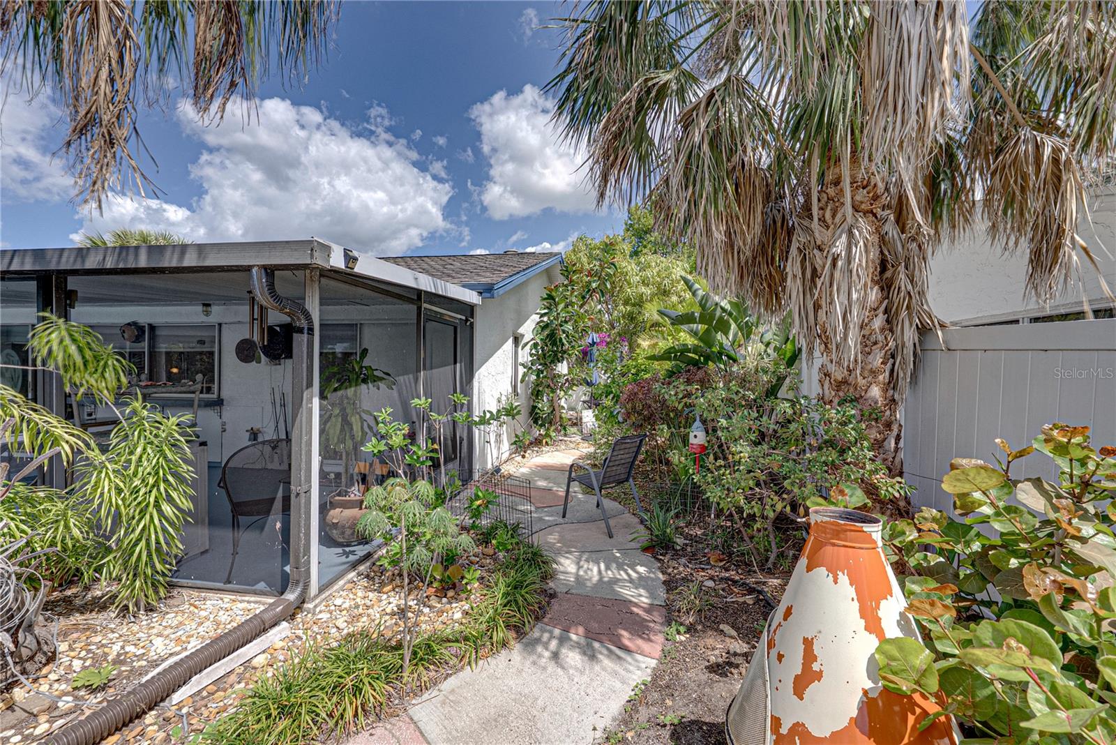 APOLLO BEACH UNIT 08 A RESUBDI - Residential