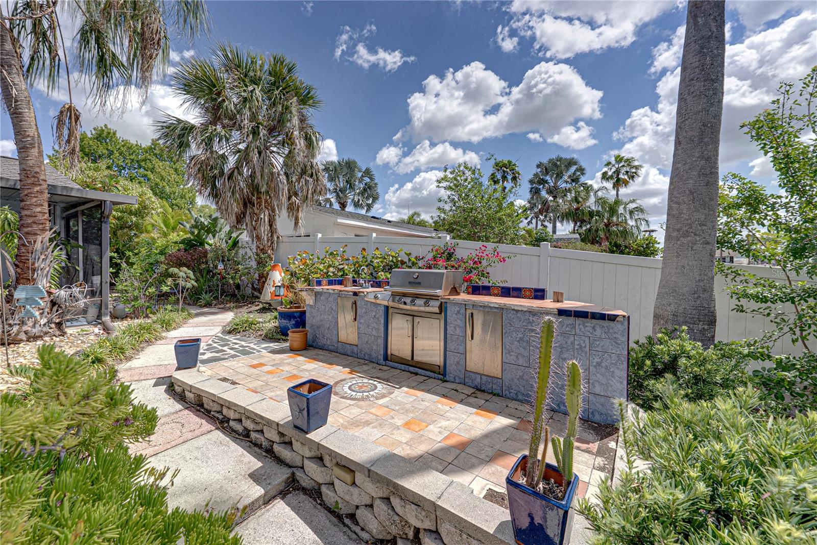 APOLLO BEACH UNIT 08 A RESUBDI - Residential