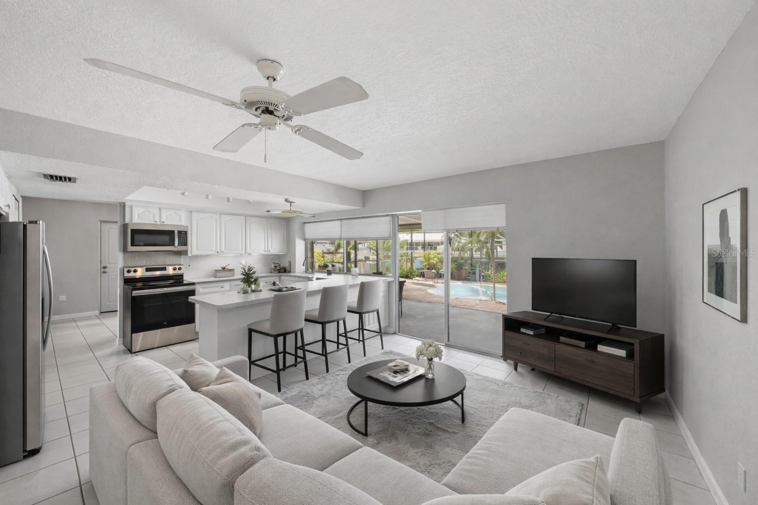 APOLLO BEACH UNIT 08 A RESUBDI - Residential