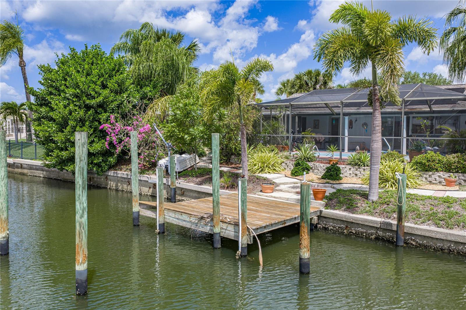 APOLLO BEACH UNIT 08 A RESUBDI - Residential