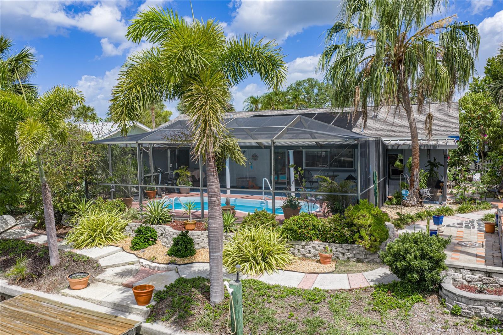 APOLLO BEACH UNIT 08 A RESUBDI - Residential