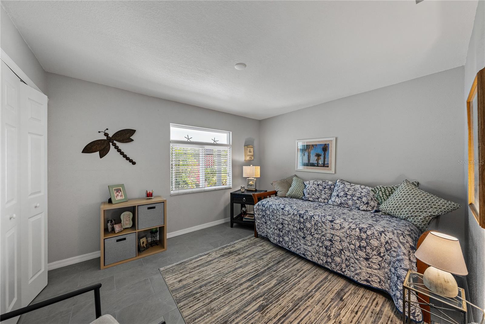 APOLLO BEACH UNIT 08 A RESUBDI - Residential