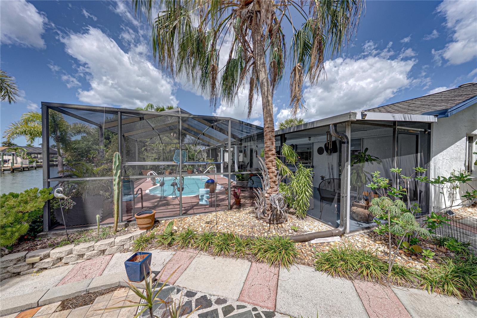 APOLLO BEACH UNIT 08 A RESUBDI - Residential