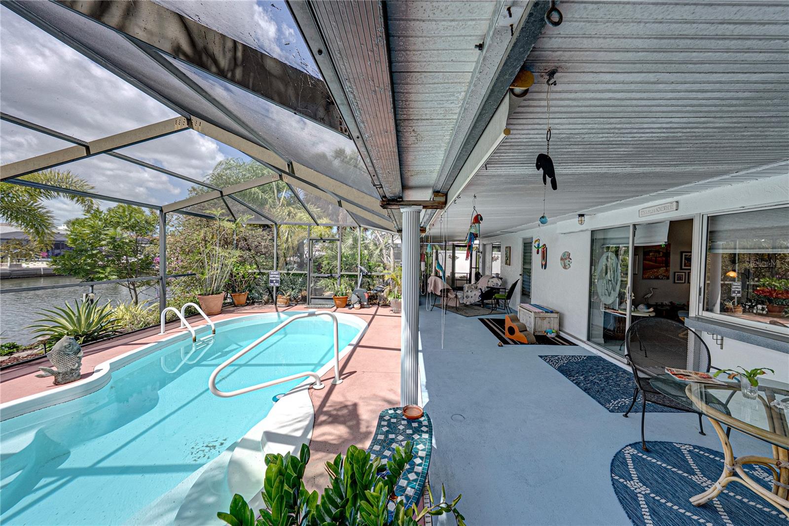 APOLLO BEACH UNIT 08 A RESUBDI - Residential