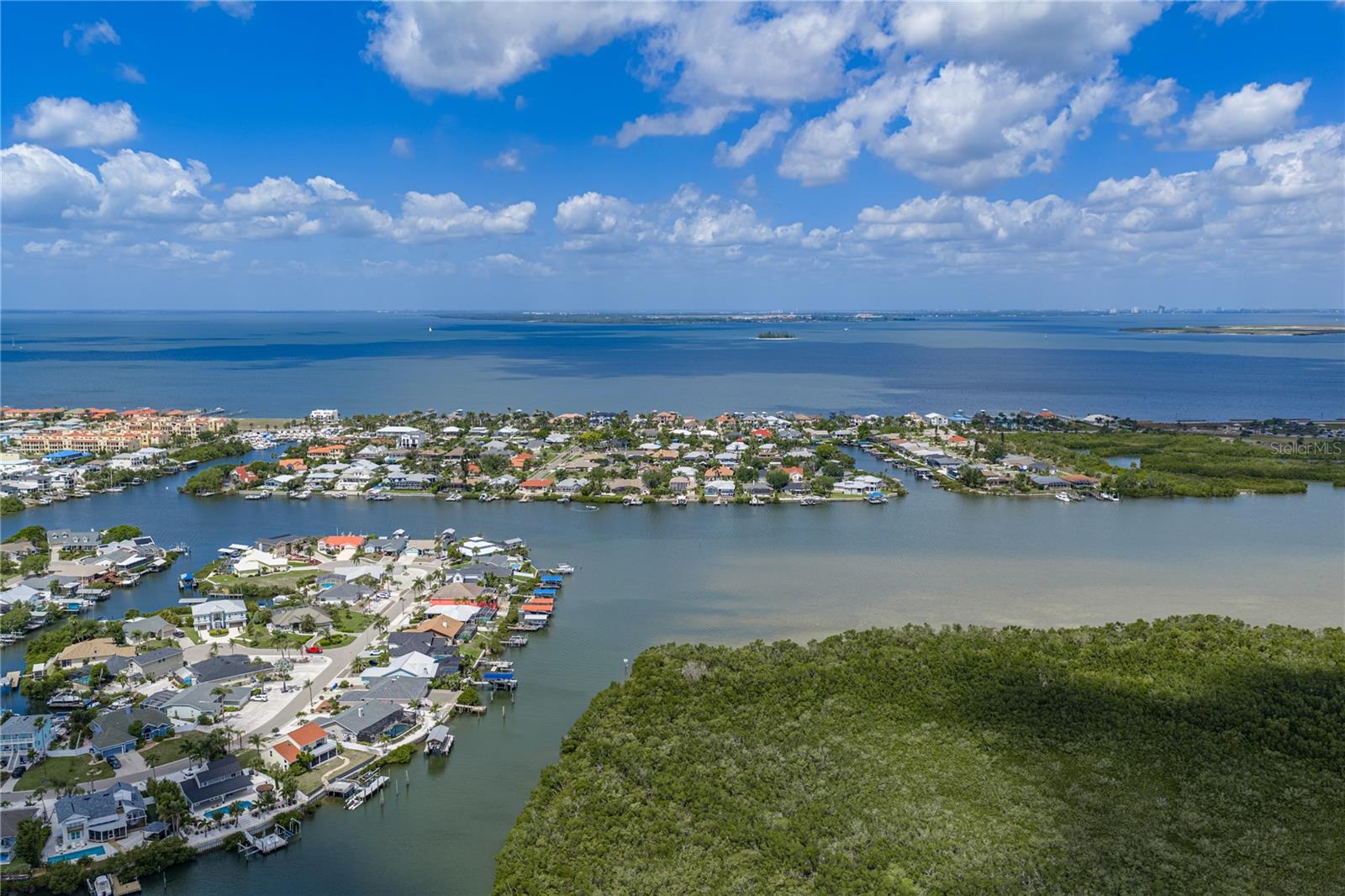 APOLLO BEACH UNIT 08 A RESUBDI - Residential