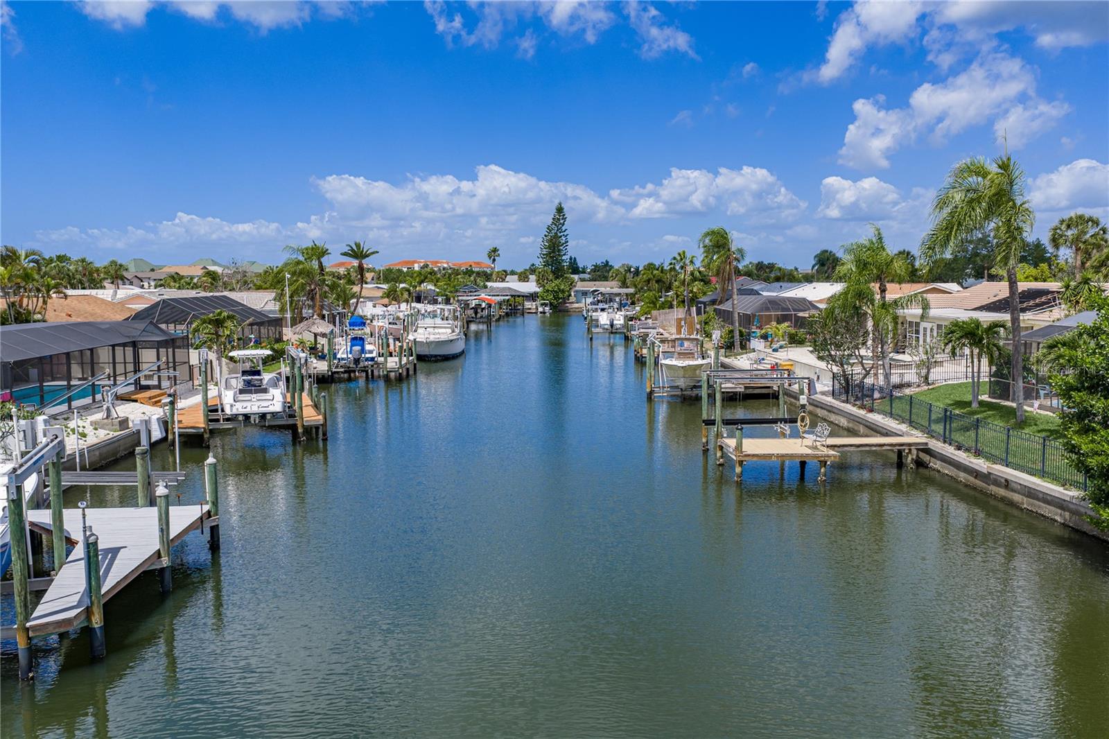 APOLLO BEACH UNIT 08 A RESUBDI - Residential