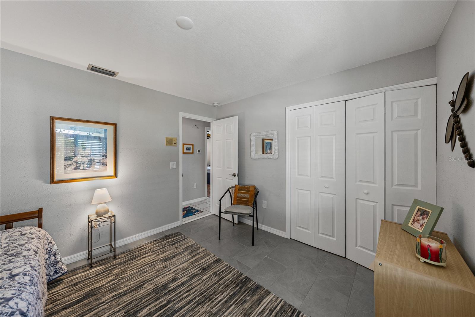 APOLLO BEACH UNIT 08 A RESUBDI - Residential