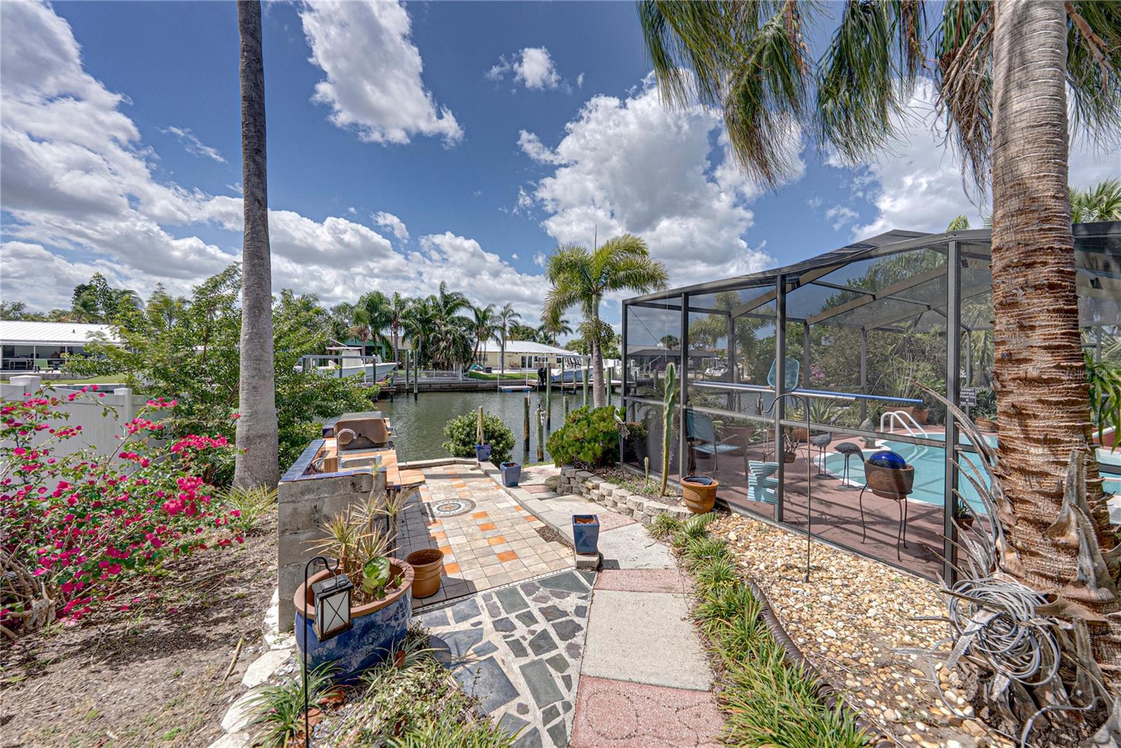 APOLLO BEACH UNIT 08 A RESUBDI - Residential