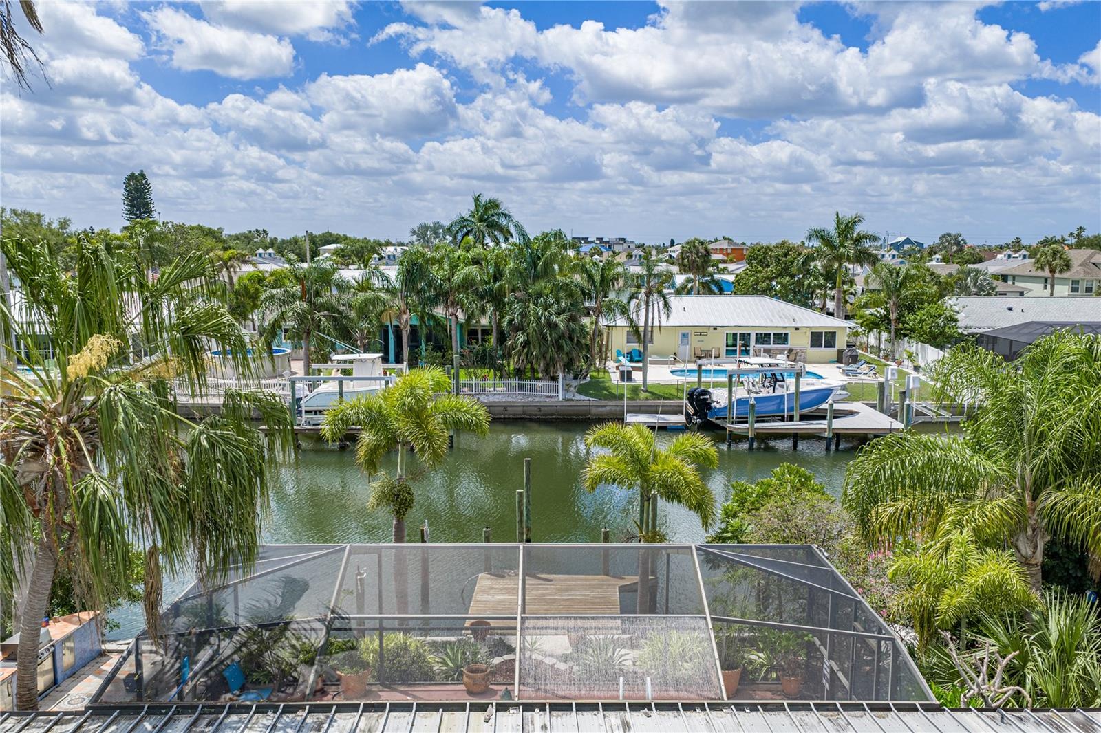 APOLLO BEACH UNIT 08 A RESUBDI - Residential