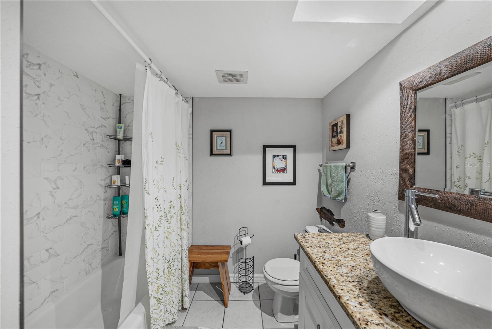 APOLLO BEACH UNIT 08 A RESUBDI - Residential