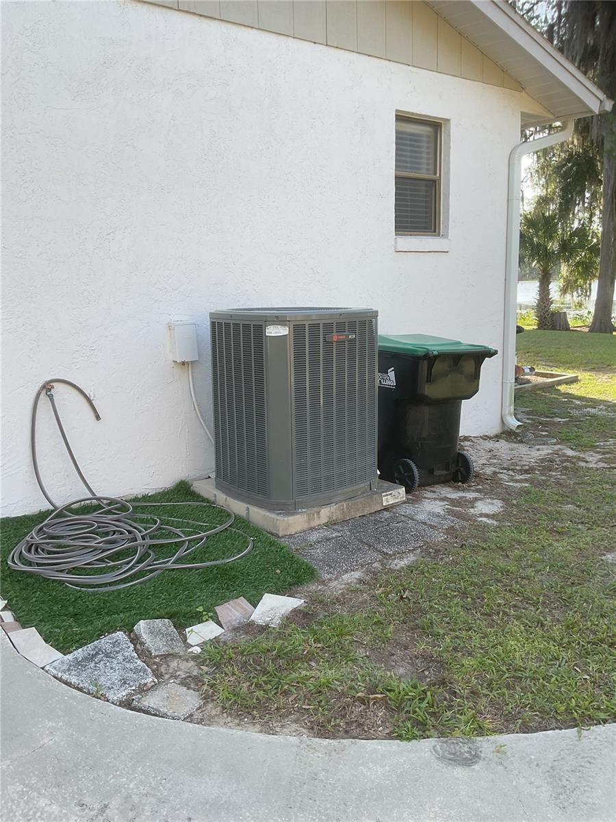 ARROWHEAD LAKES - Residential