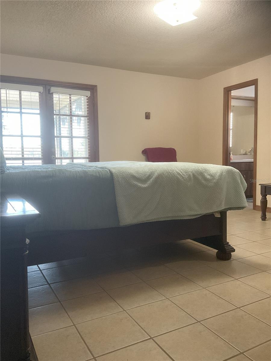 ARROWHEAD LAKES - Residential