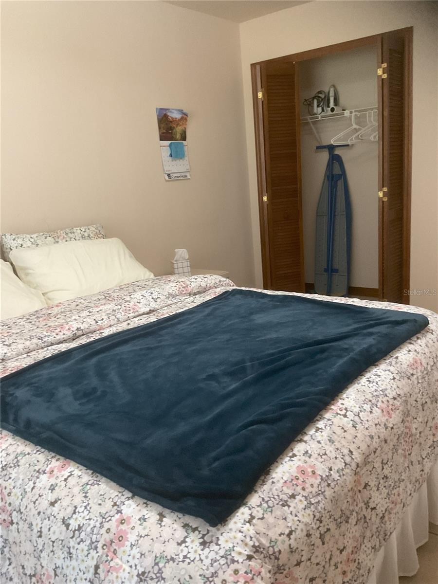 ARROWHEAD LAKES - Residential