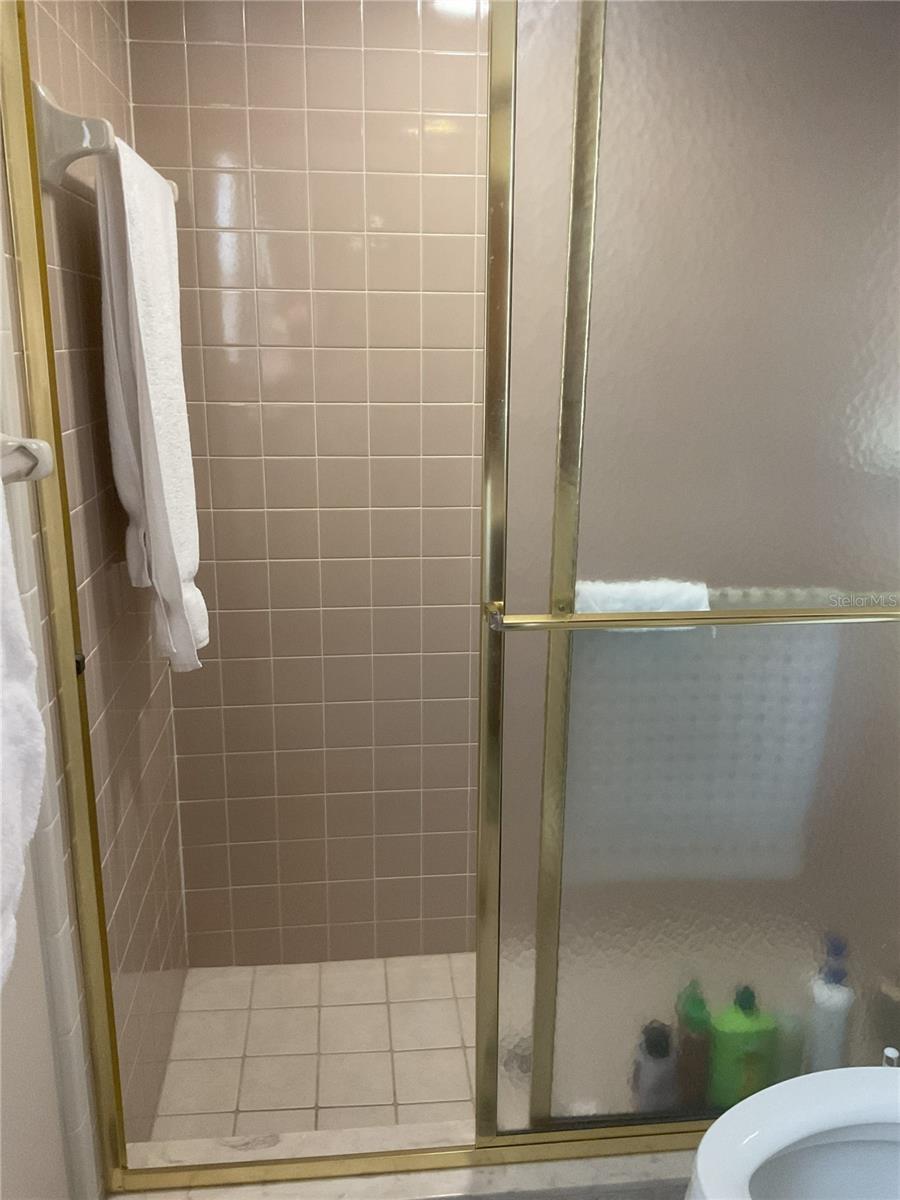 ARROWHEAD LAKES - Residential