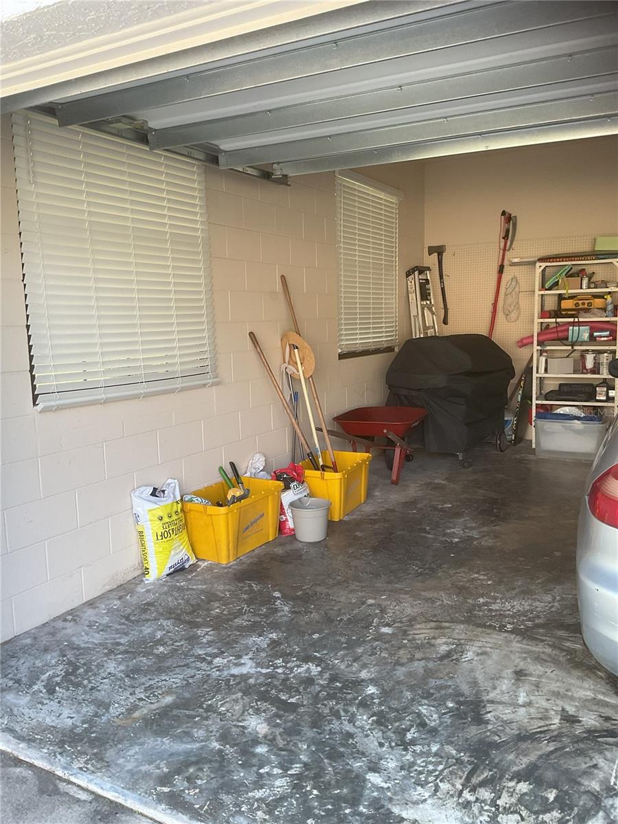 ARROWHEAD LAKES - Residential