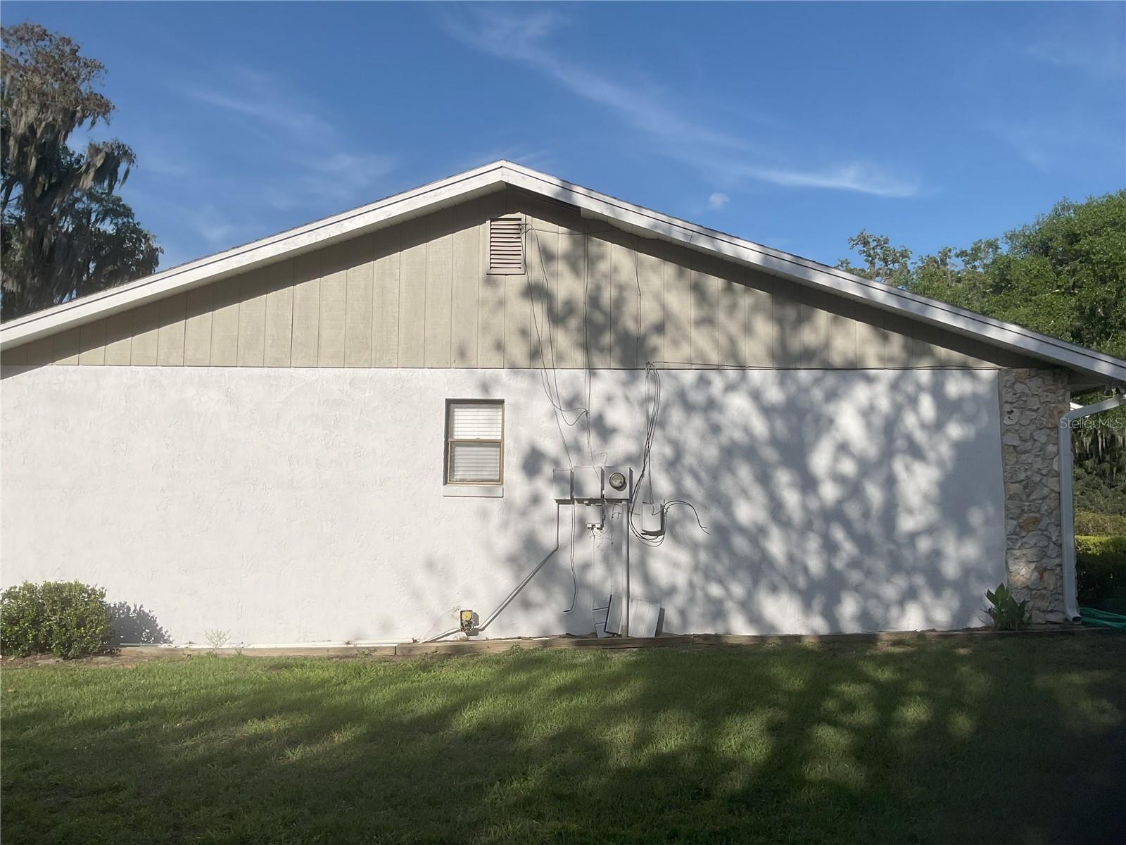 ARROWHEAD LAKES - Residential