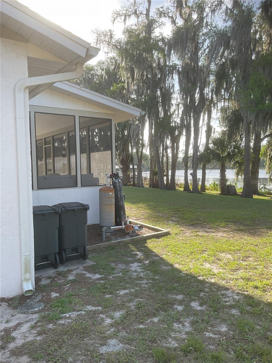 ARROWHEAD LAKES - Residential