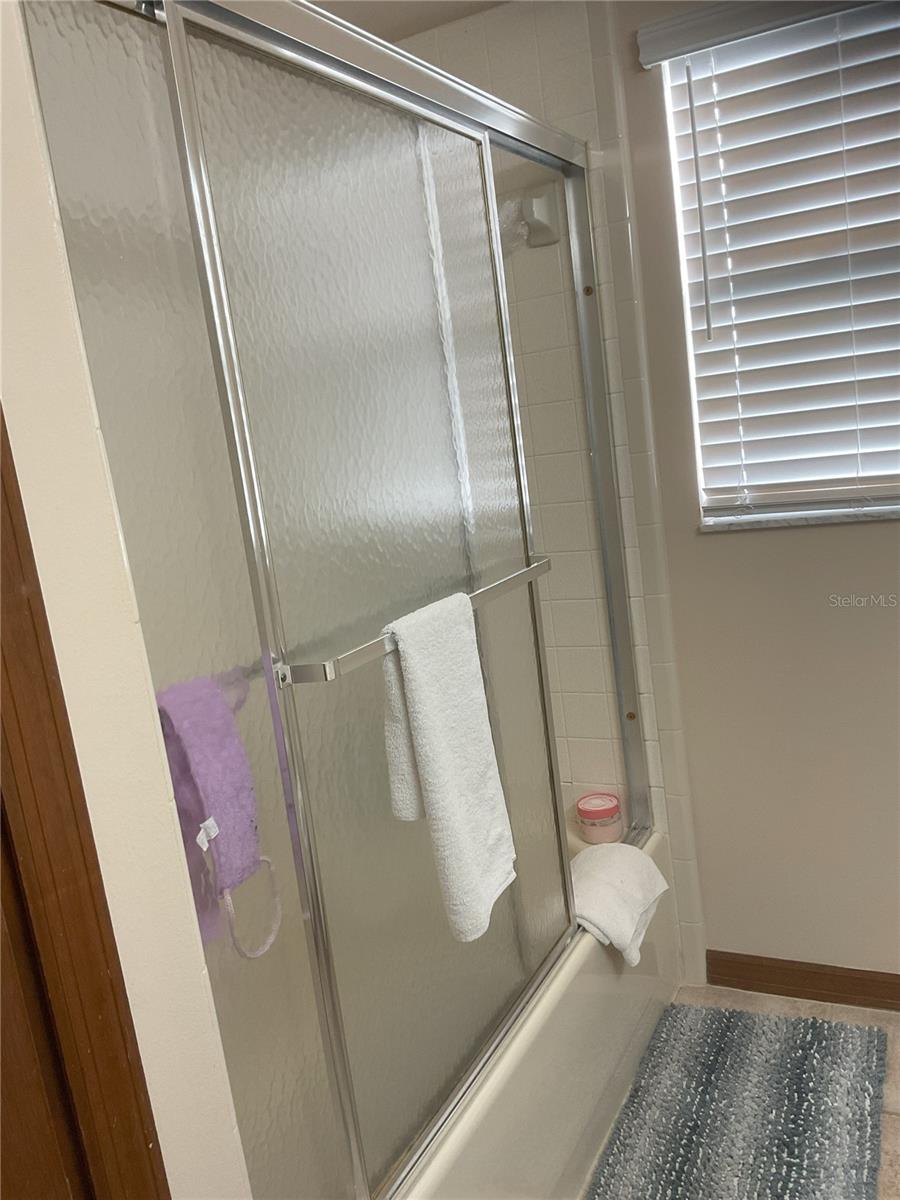 ARROWHEAD LAKES - Residential