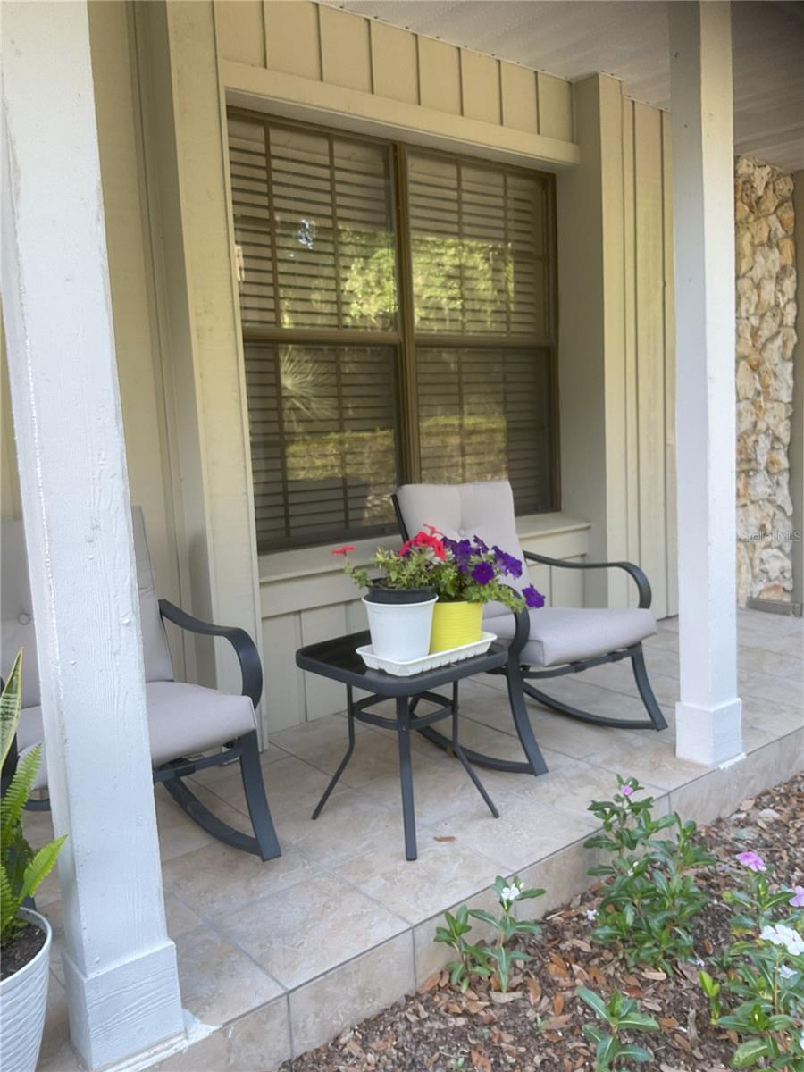 ARROWHEAD LAKES - Residential