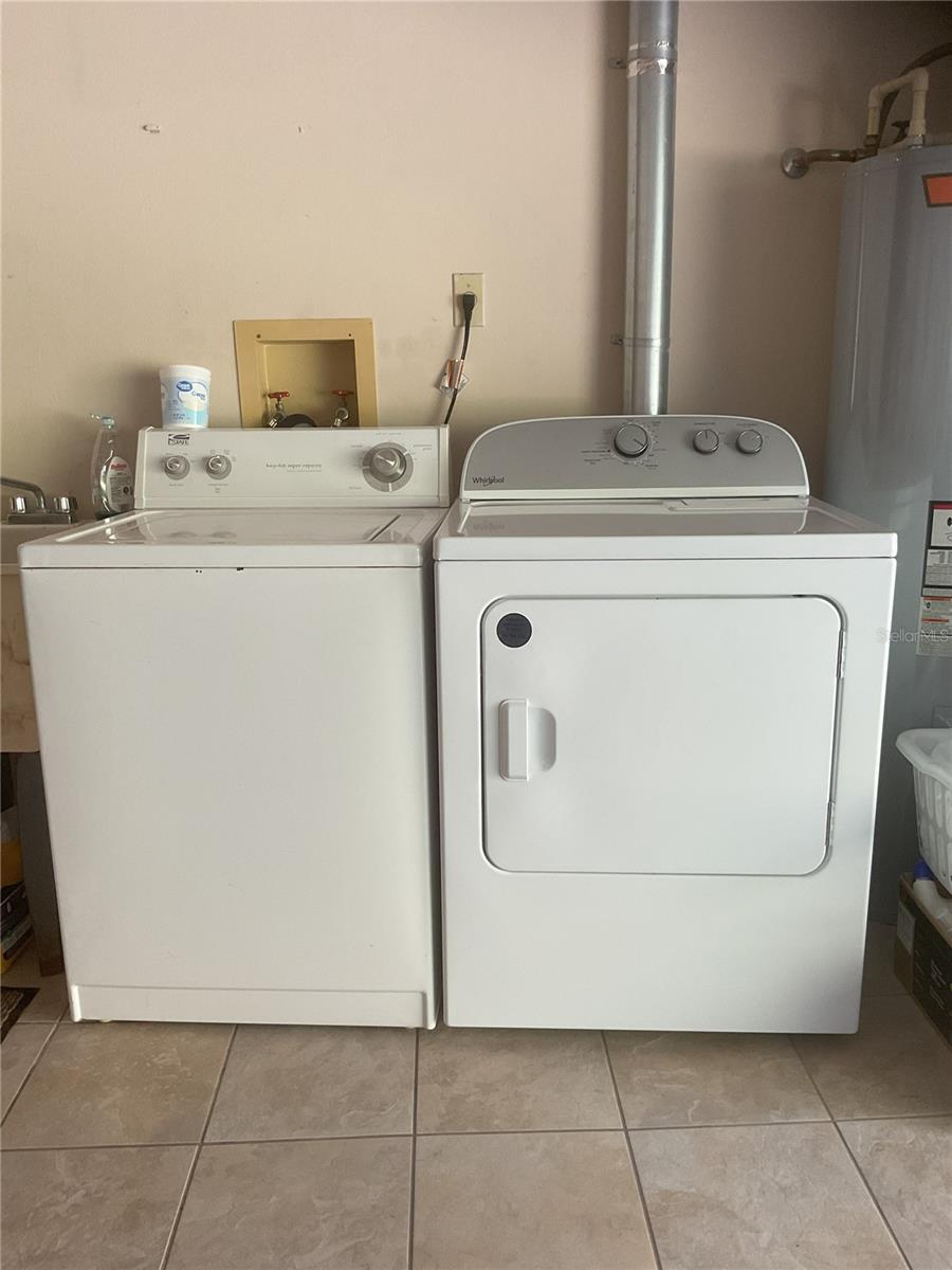 ARROWHEAD LAKES - Residential