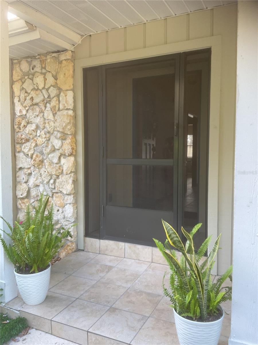 ARROWHEAD LAKES - Residential