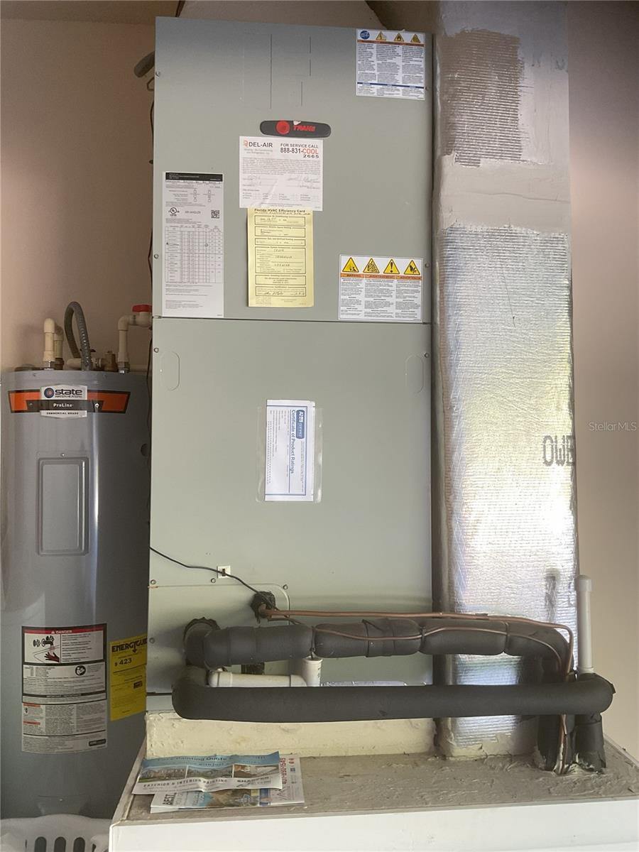 ARROWHEAD LAKES - Residential