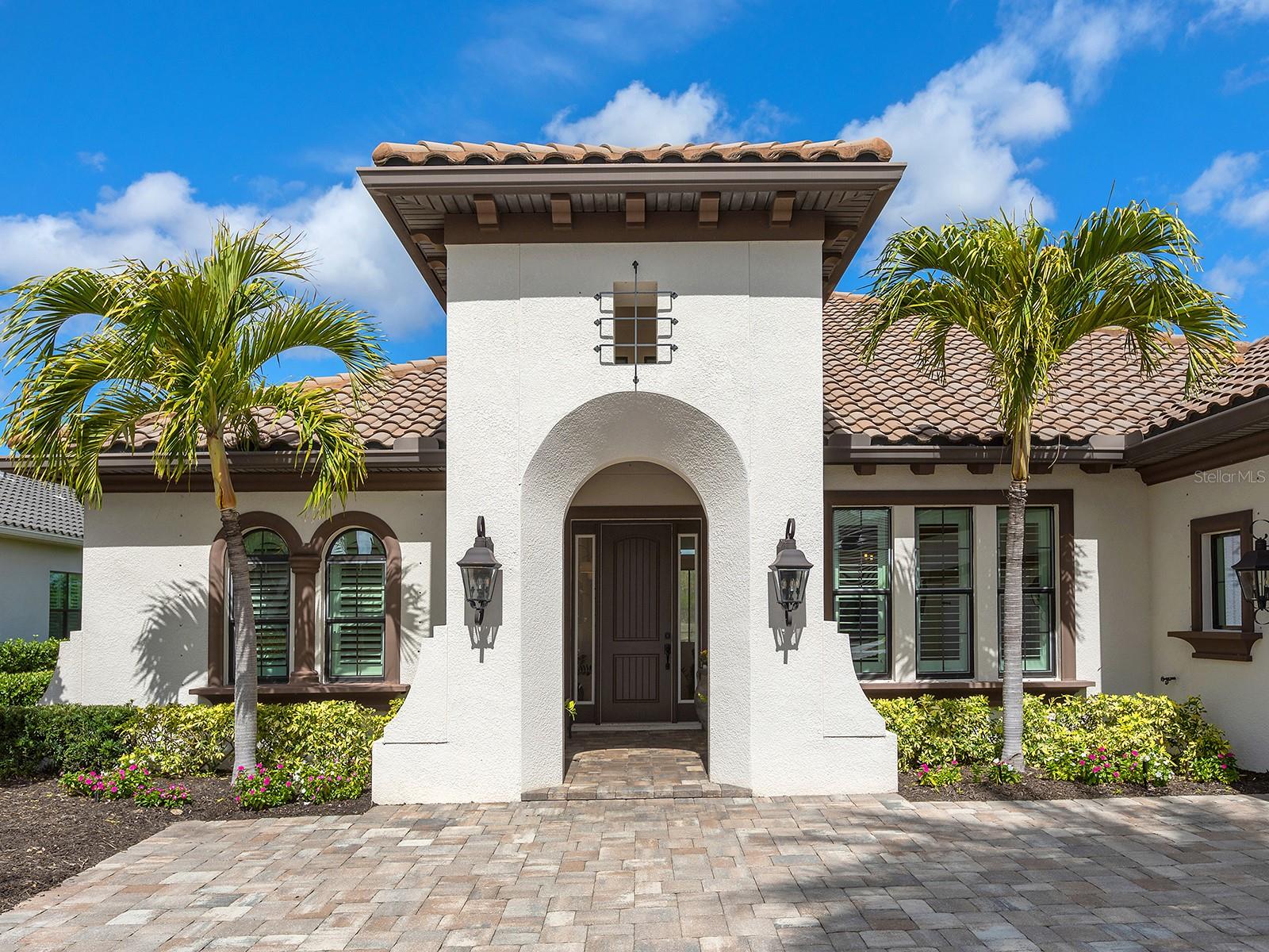 COUNTRY CLUB EAST - Residential