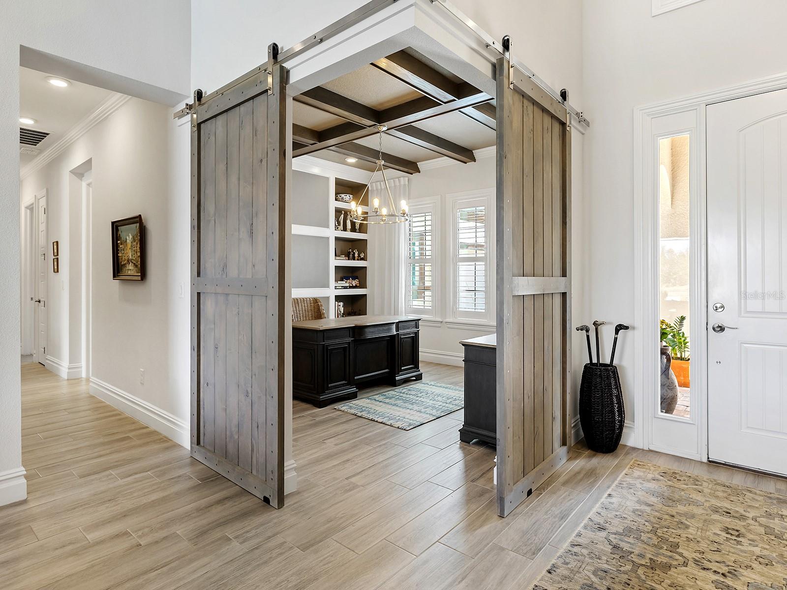 COUNTRY CLUB EAST - Residential