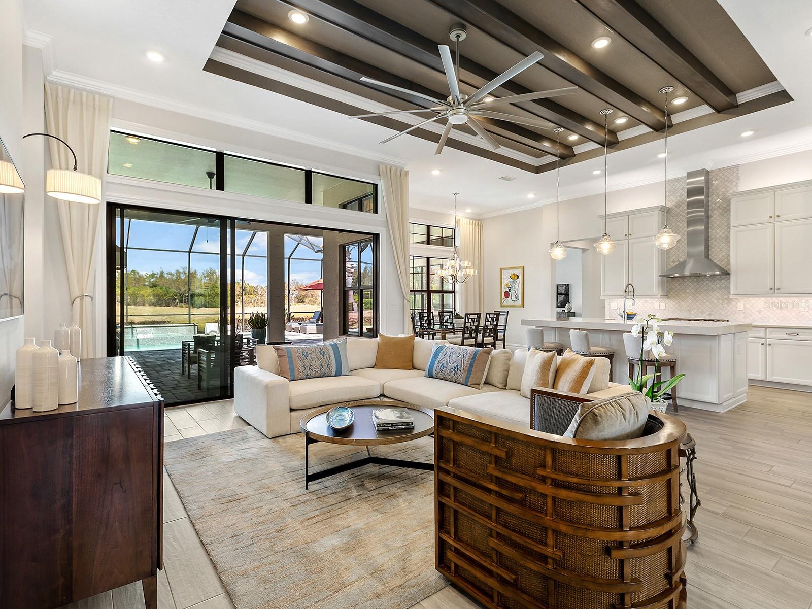 COUNTRY CLUB EAST - Residential