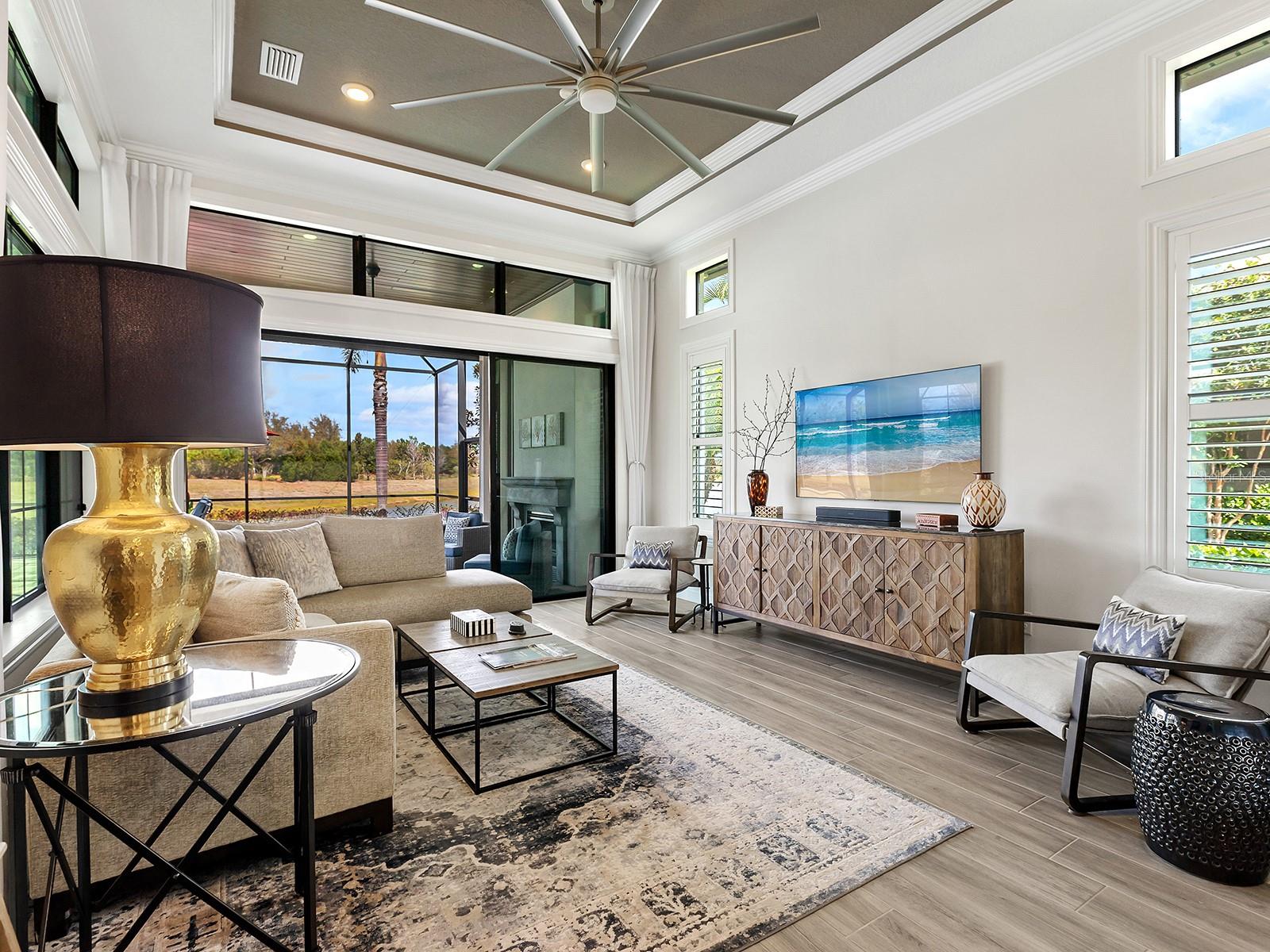 COUNTRY CLUB EAST - Residential