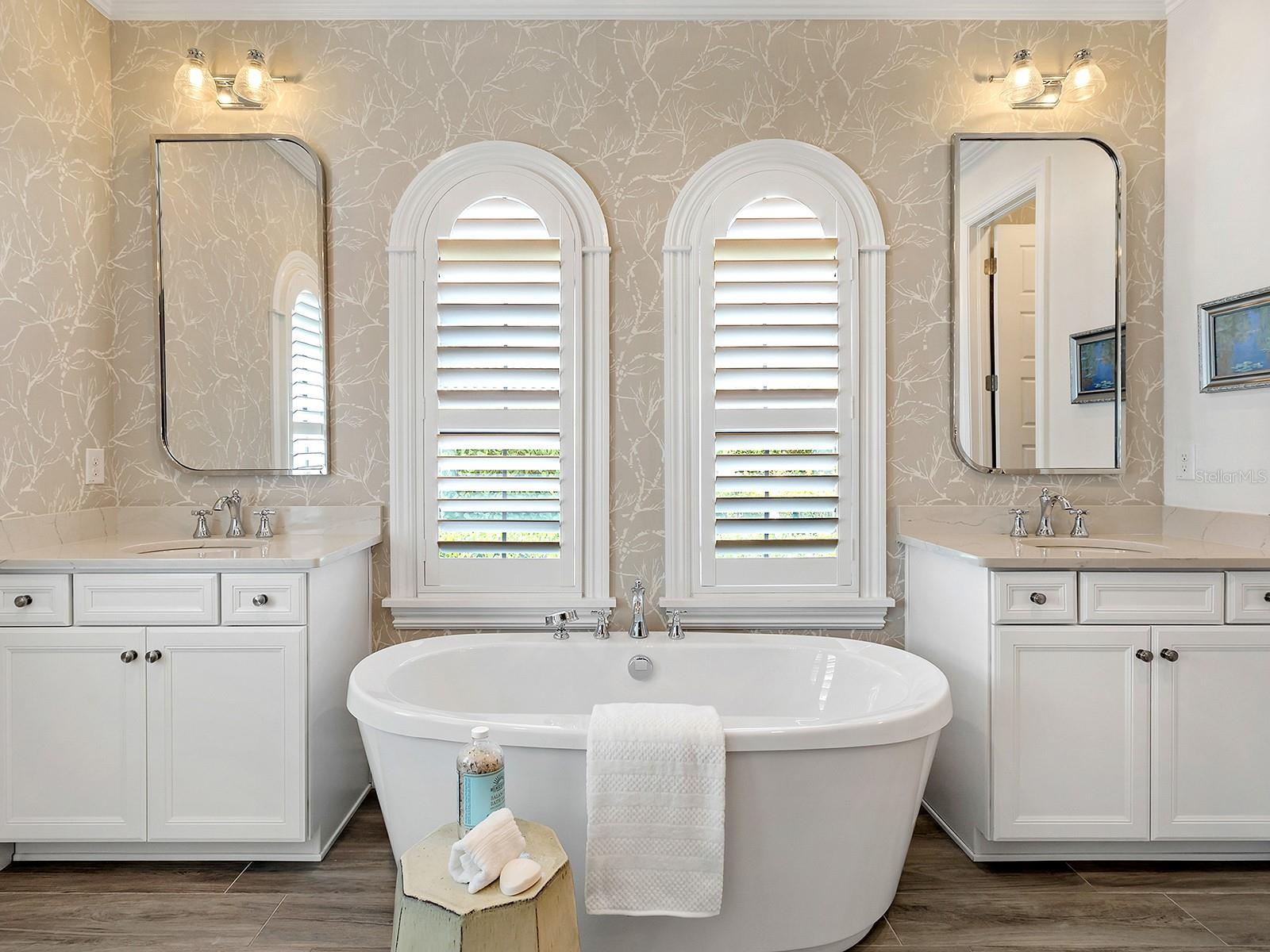 COUNTRY CLUB EAST - Residential