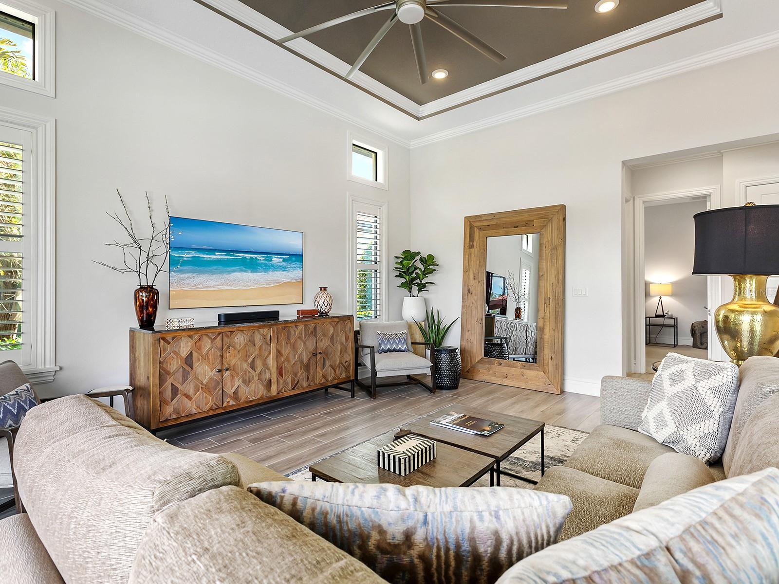 COUNTRY CLUB EAST - Residential