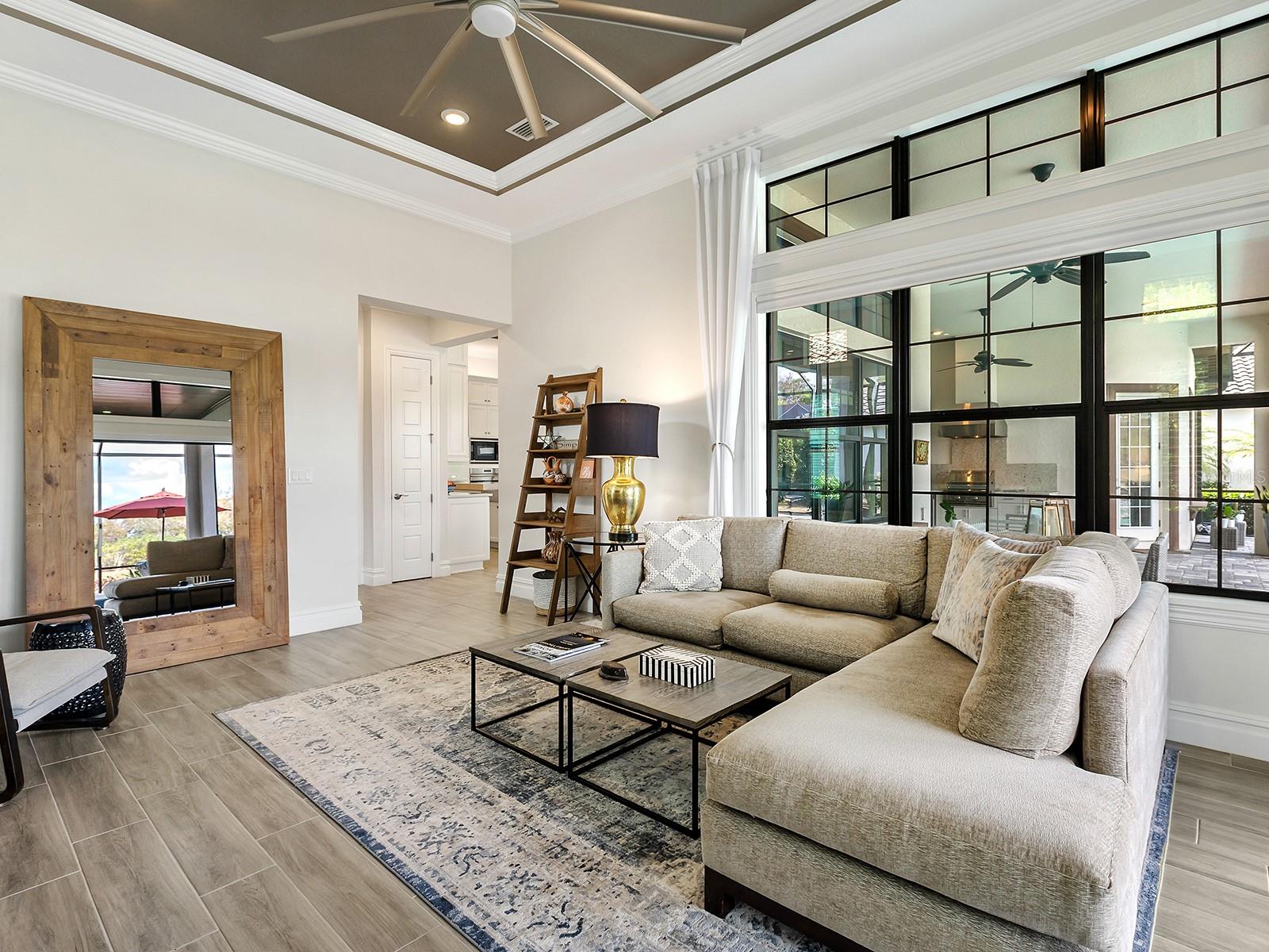 COUNTRY CLUB EAST - Residential