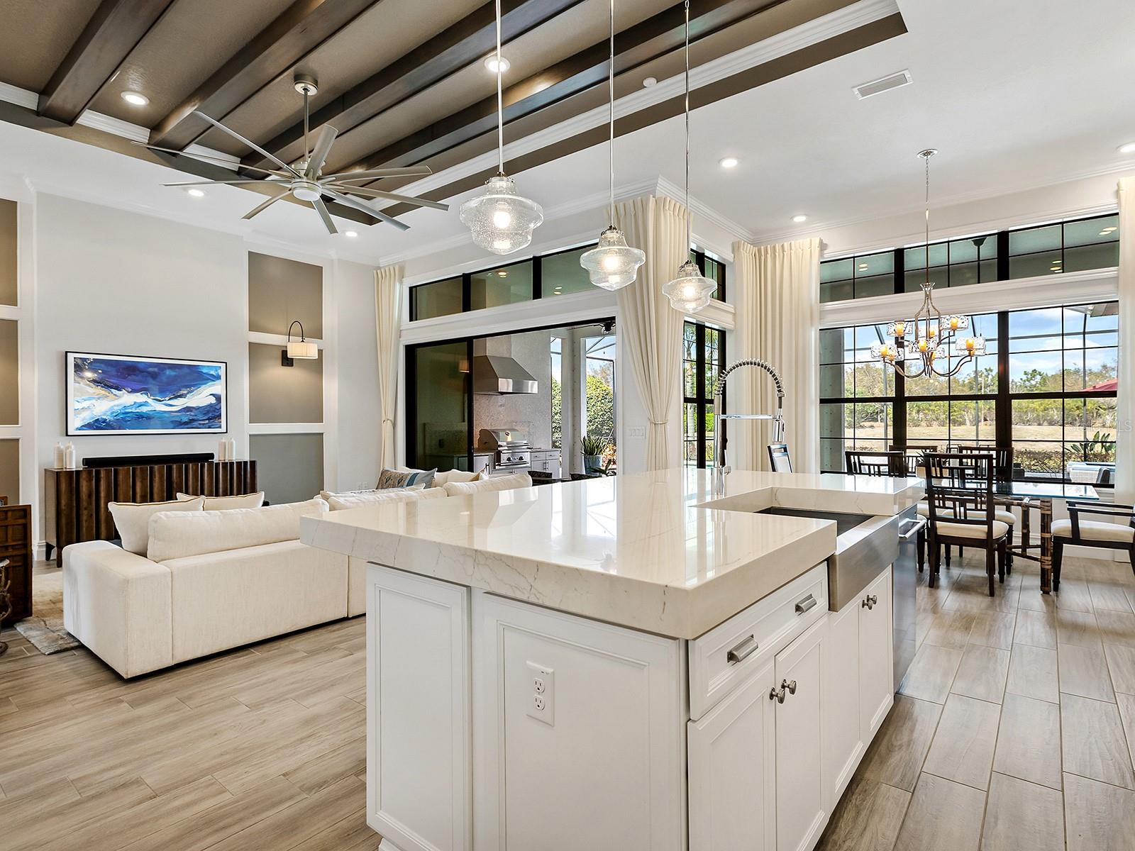 COUNTRY CLUB EAST - Residential