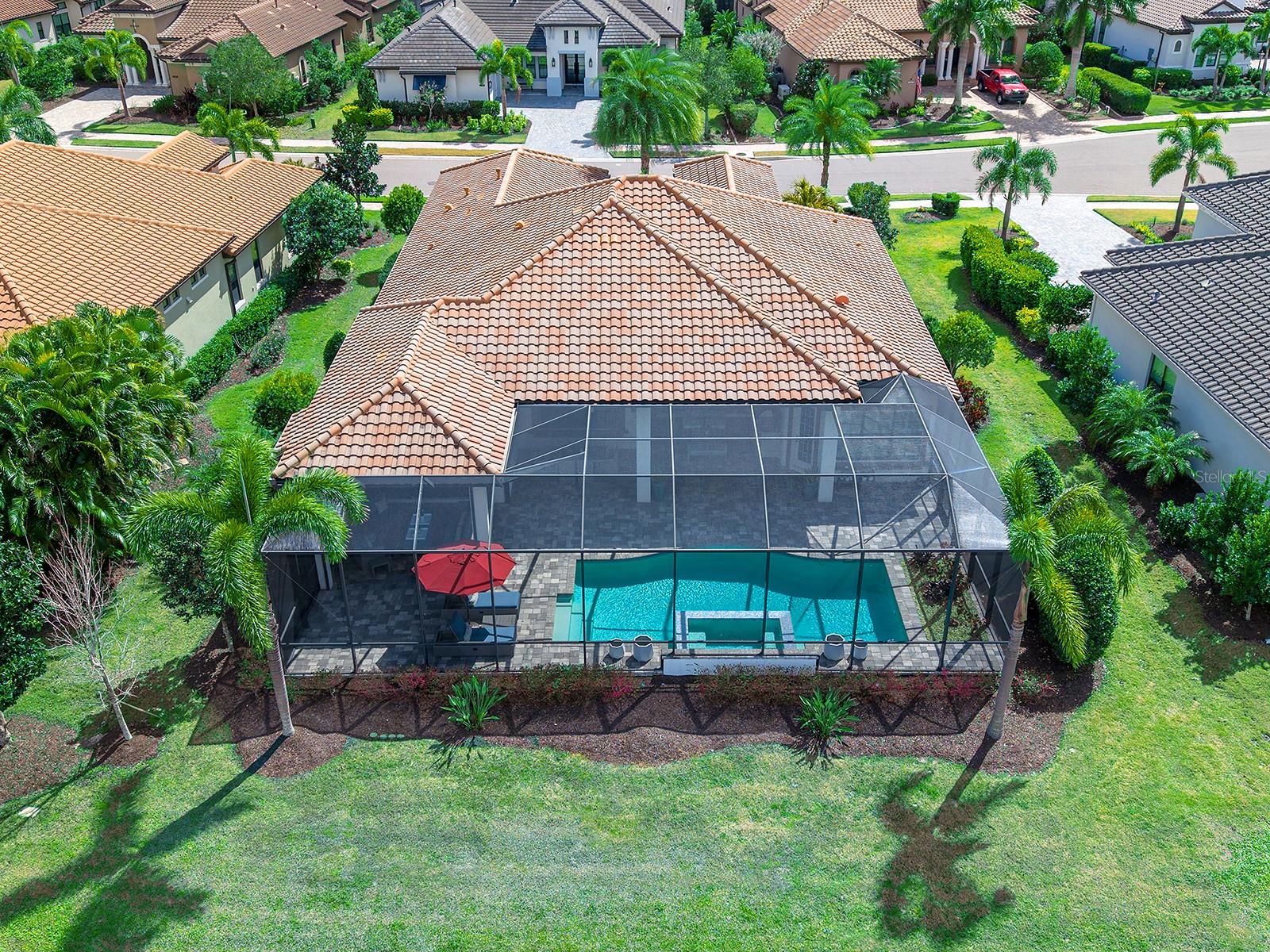 COUNTRY CLUB EAST - Residential