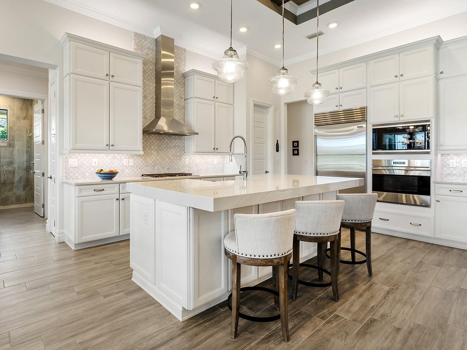 COUNTRY CLUB EAST - Residential