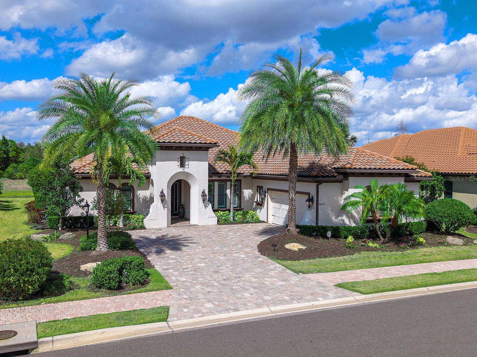 COUNTRY CLUB EAST - Residential