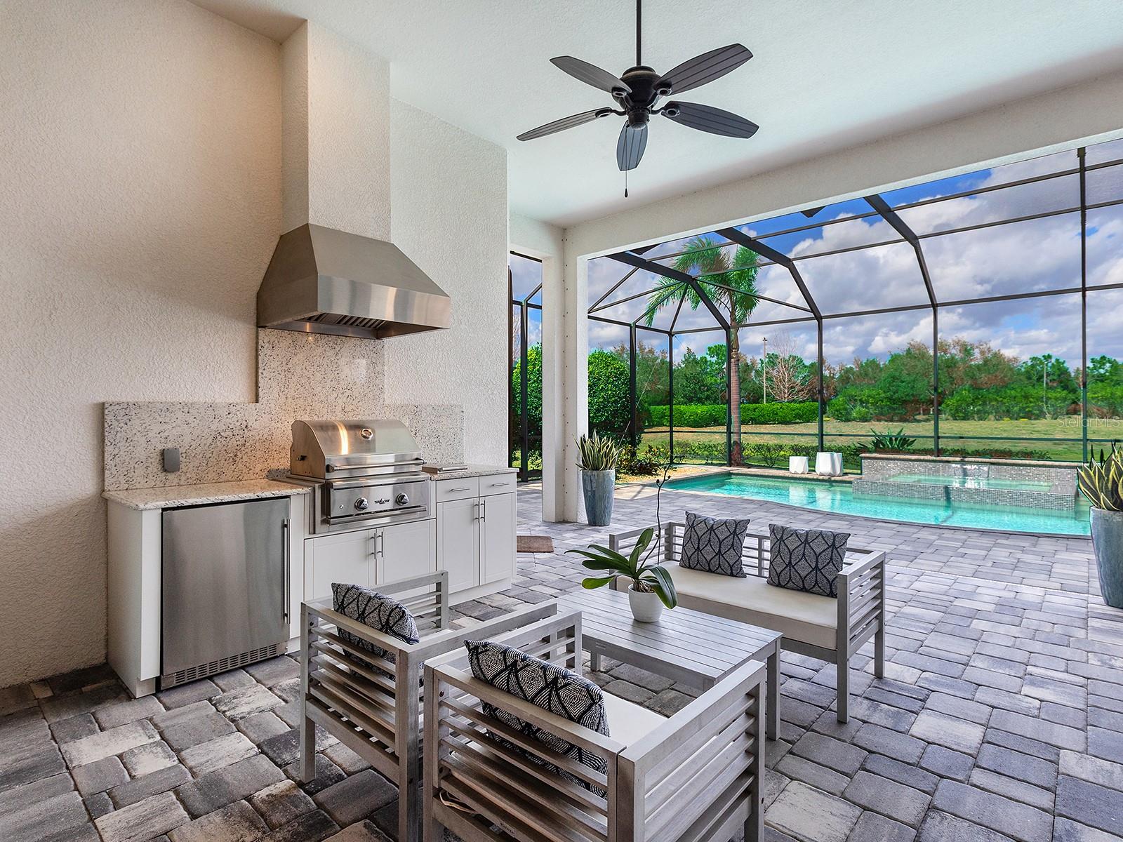 COUNTRY CLUB EAST - Residential