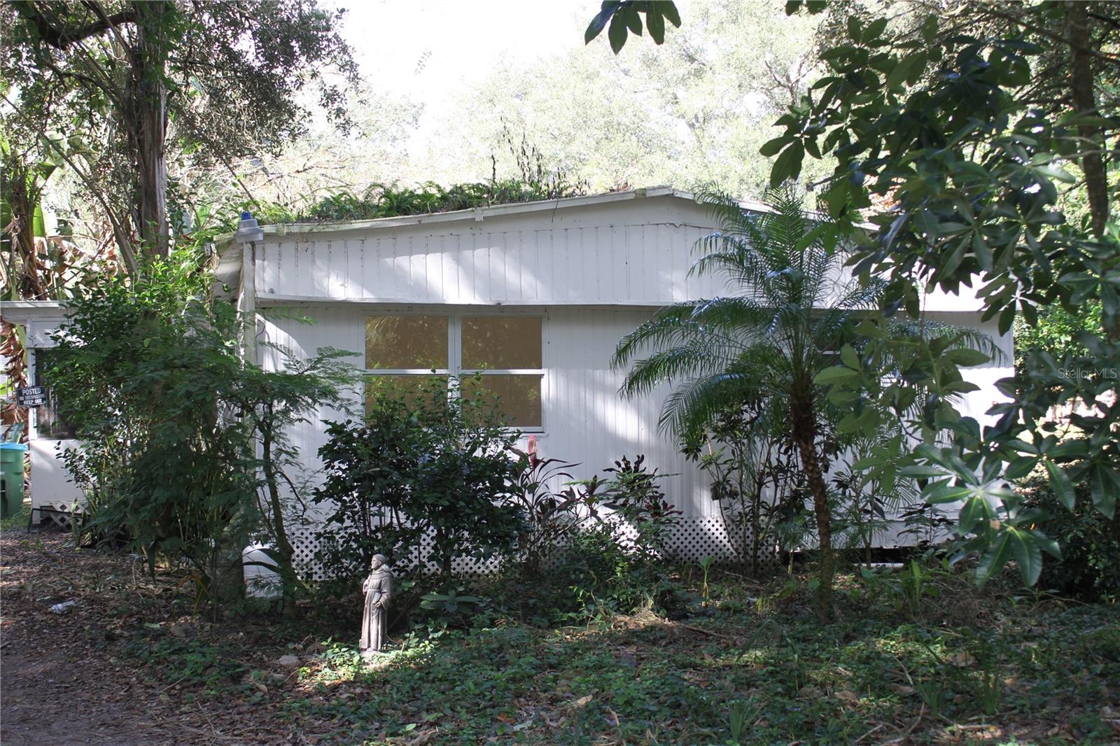 Great Opportunity, This property is currently rented. You are located minutes away from New Smyrna Beach.
Blue shed does not convey
Measurements are not exact Buyer should verify all measurements.