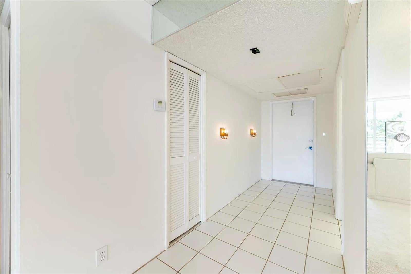 605 OAKS DRIVE 607