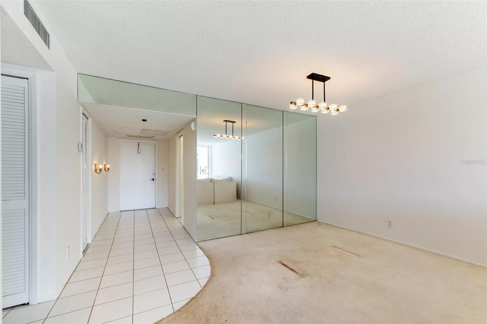605 OAKS DRIVE 607