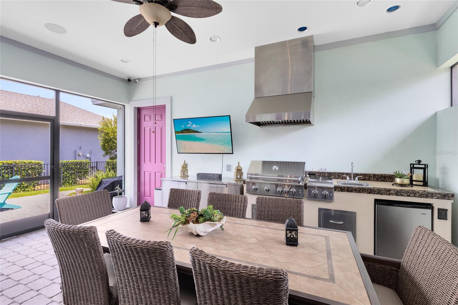 Casas a venda 2 - Jen Dantas 13701 CHAUVIN AVENUE