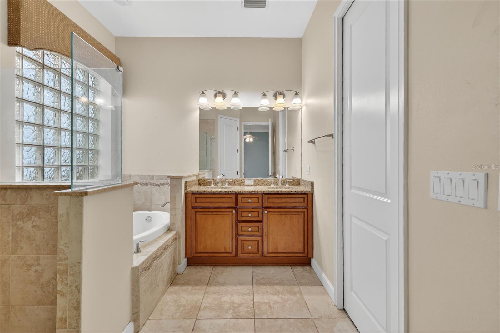 TAVARES ETOWAH PH 01 - Residential