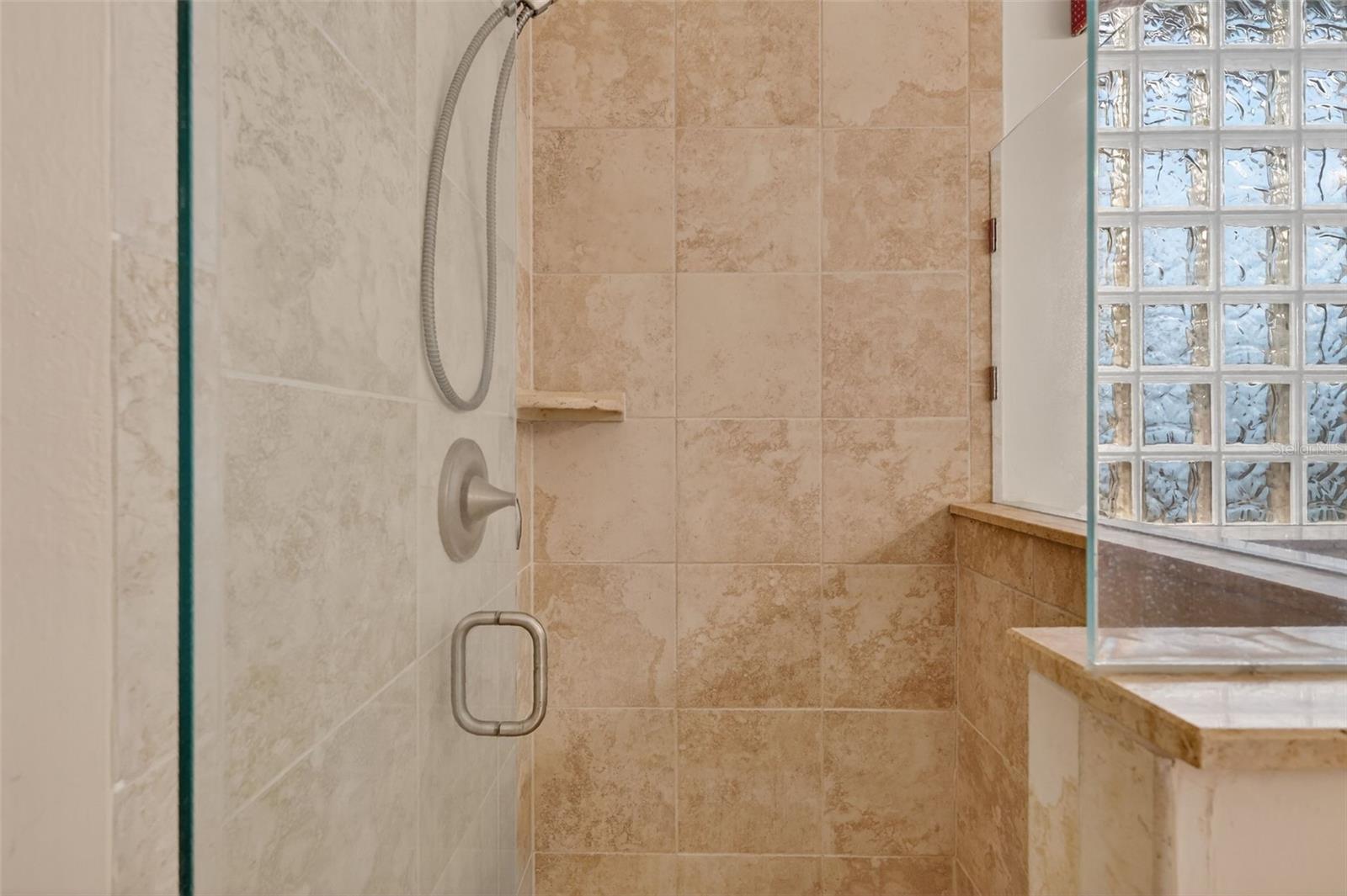 TAVARES ETOWAH PH 01 - Residential