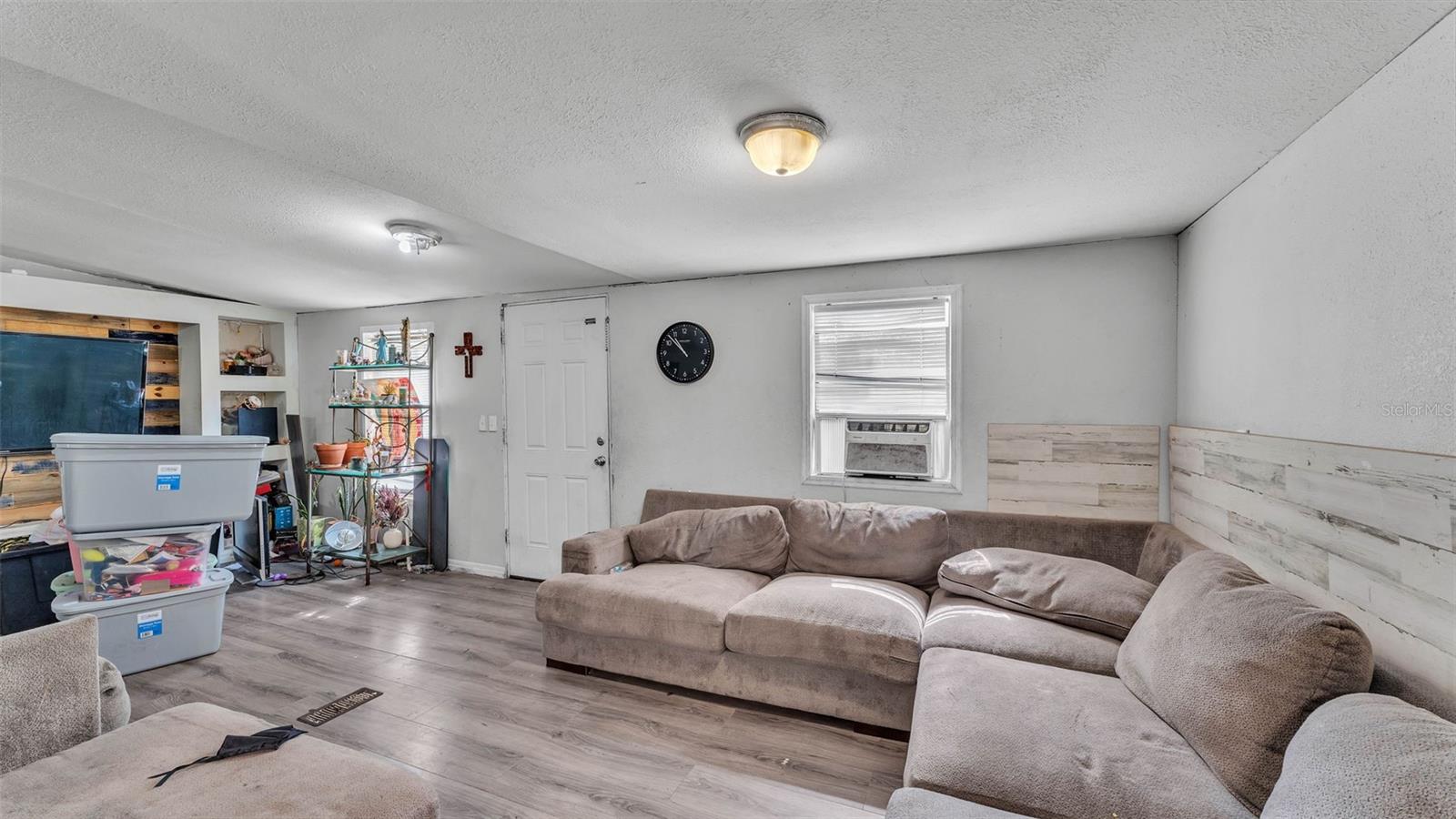 10512 SMOKIE CREEK LANE
