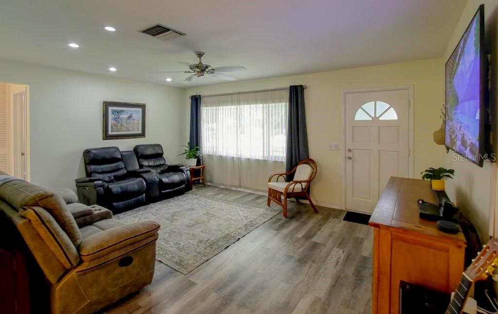 2321 BLACK OAK LANE