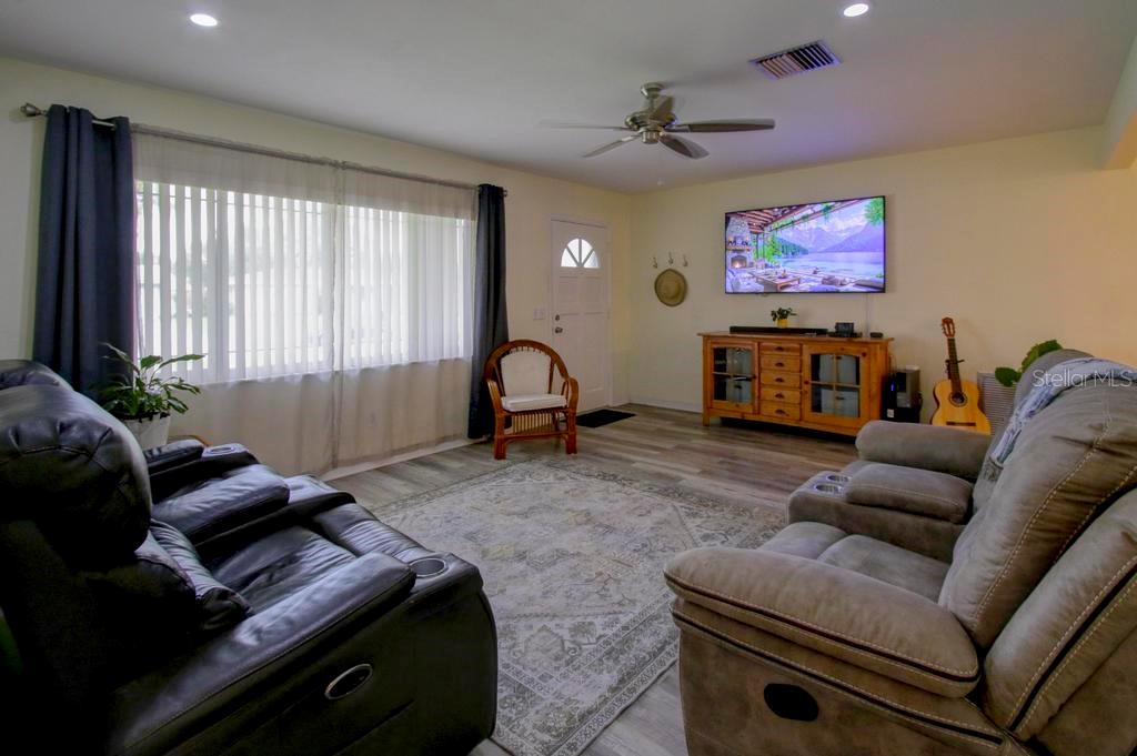 2321 BLACK OAK LANE