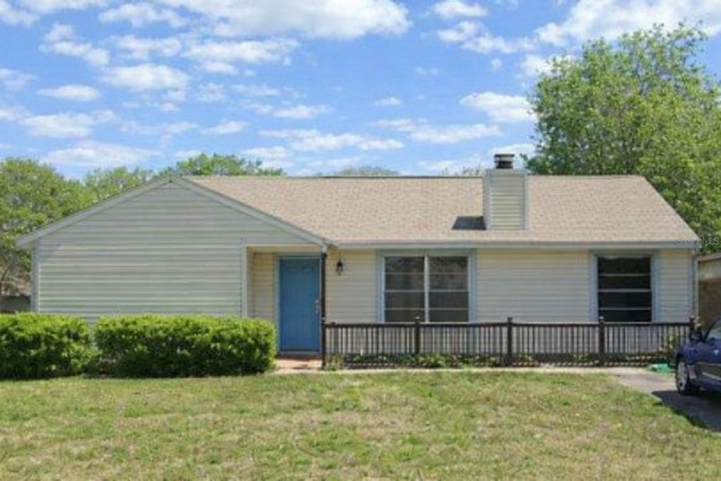 Photo of 1421 E Palomar Drive, Deltona, FL 32738 (MLS # V4947263)