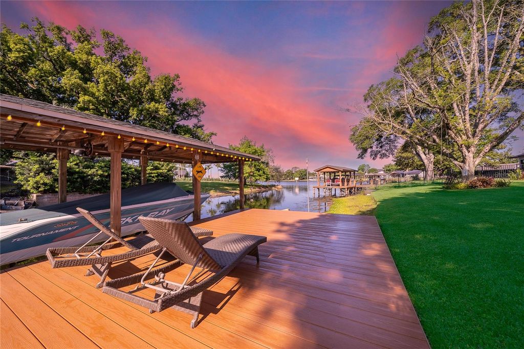 Photo of 2810 Overlake Avenue, Orlando, FL 32806 (MLS # O6406039)